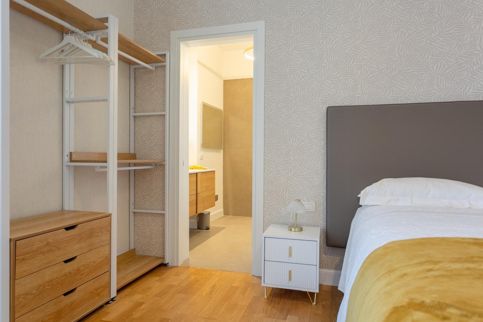 Elegance And Style In The Heart Of Lejlighed