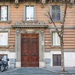 Elegance And Style In The Heart Of Rome