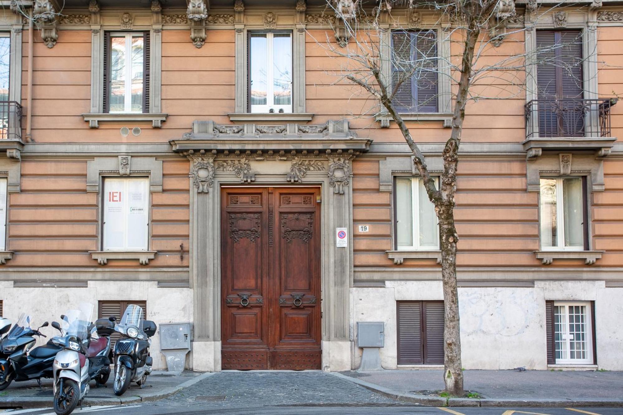 Elegance And Style In The Heart Of Rom