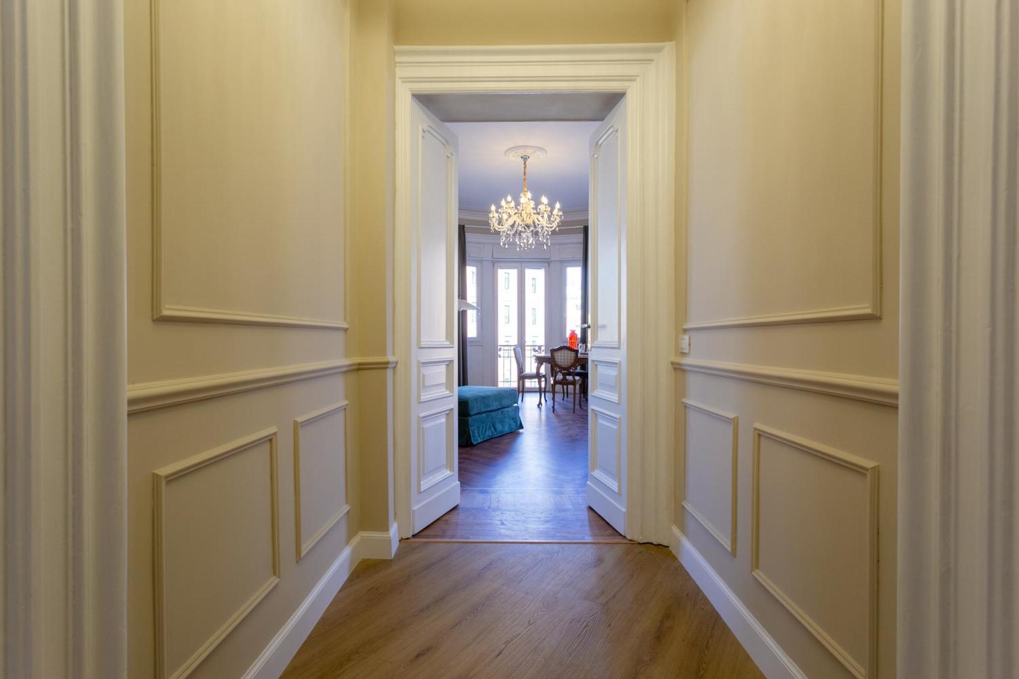 Apartment Elegance And Style In The Heart Of
