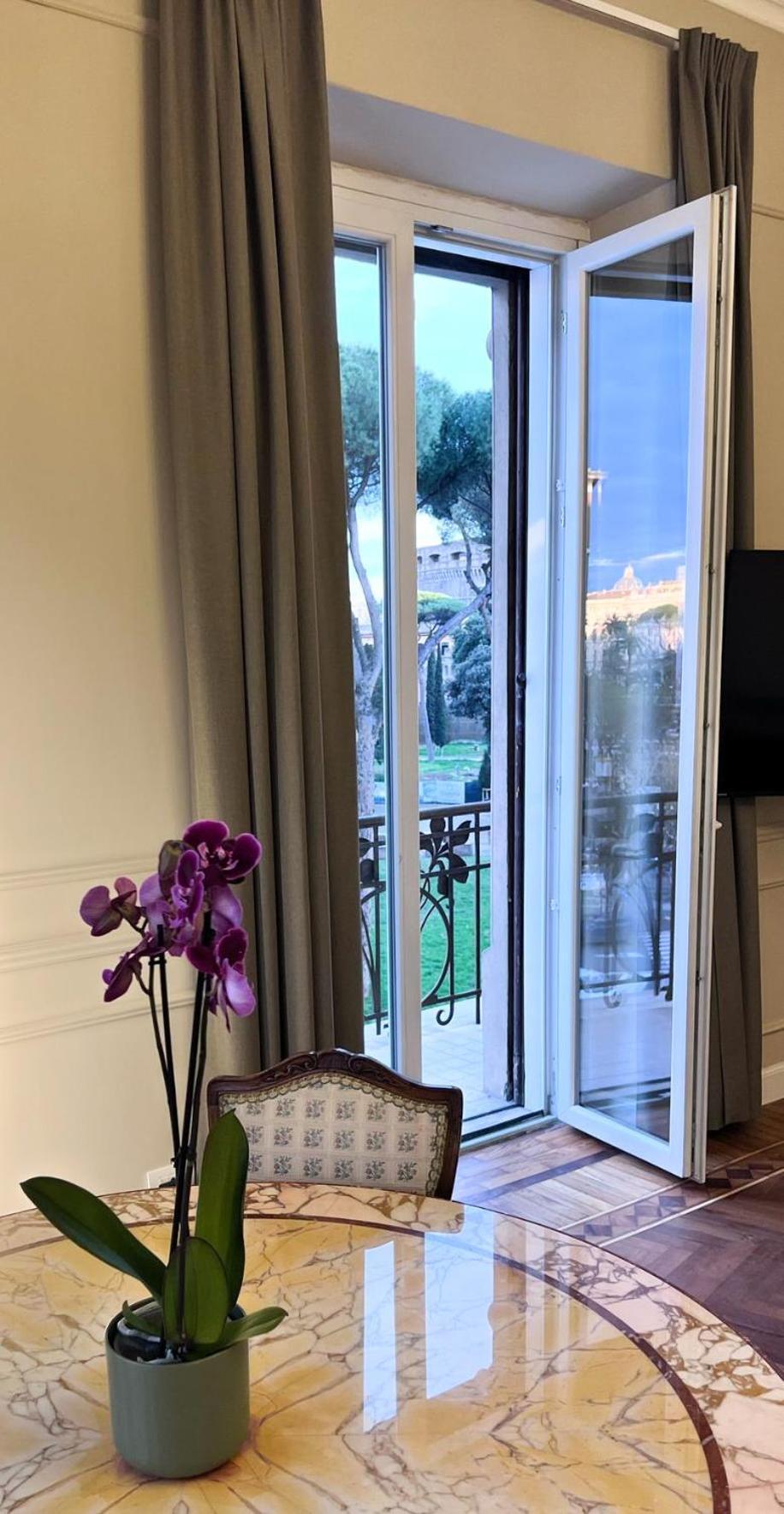 Apartment Elegance And Style In The Heart Of