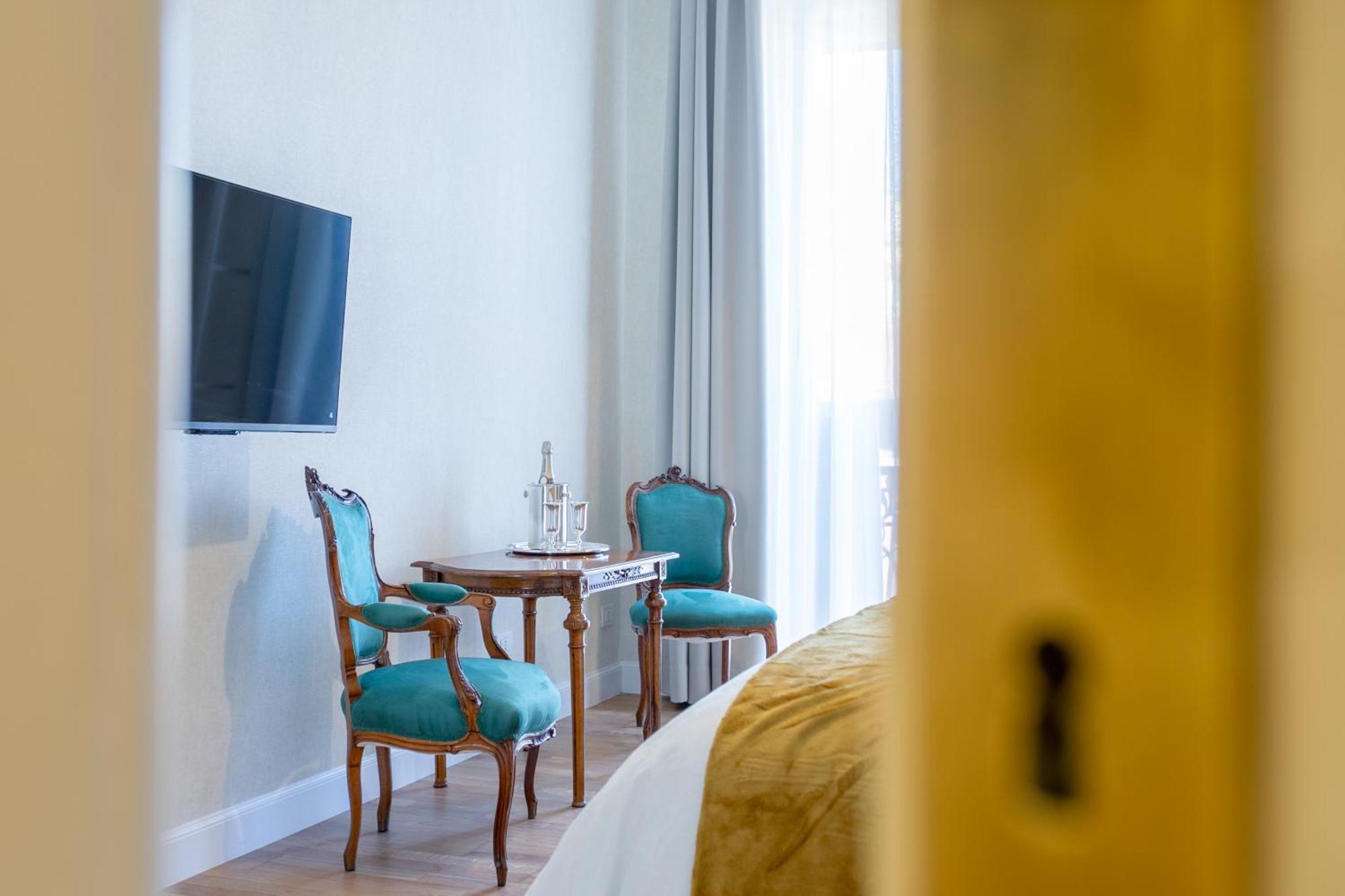 Elegance And Style In The Heart Of *
