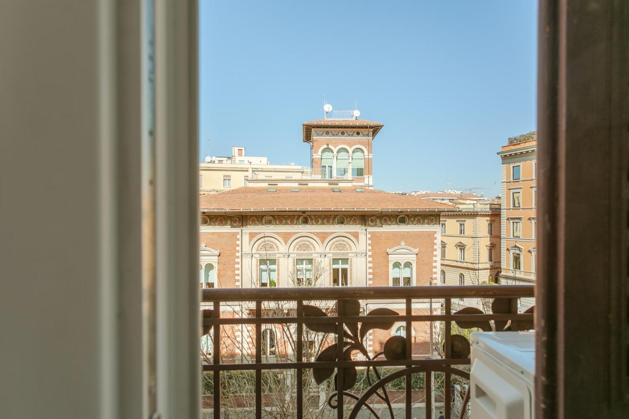 Elegance And Style In The Heart Of *
