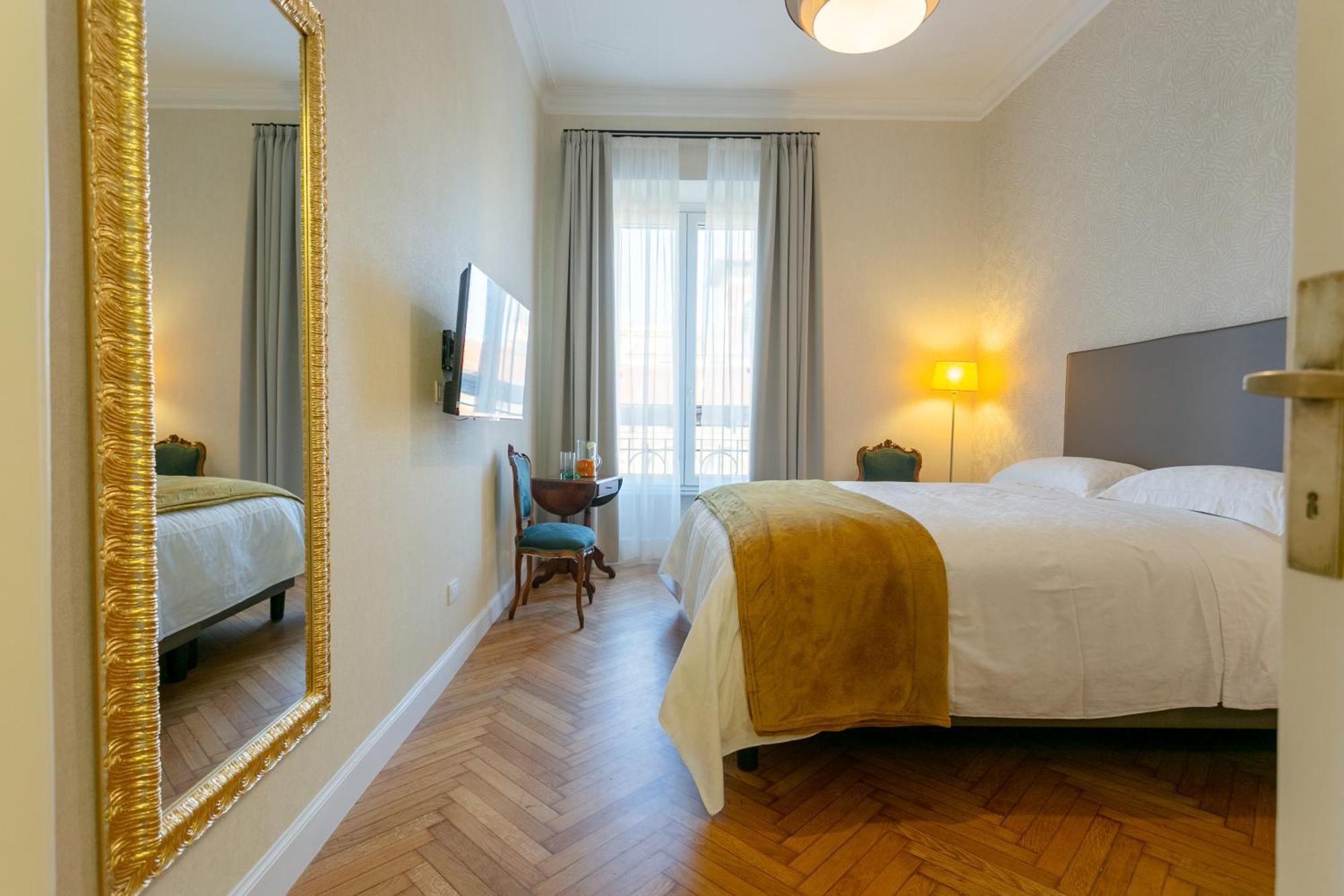 Elegance And Style In The Heart Of Apartment *