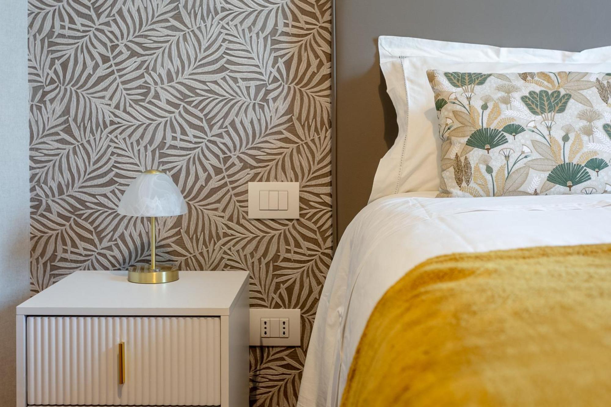 Elegance And Style In The Heart Of * Rom