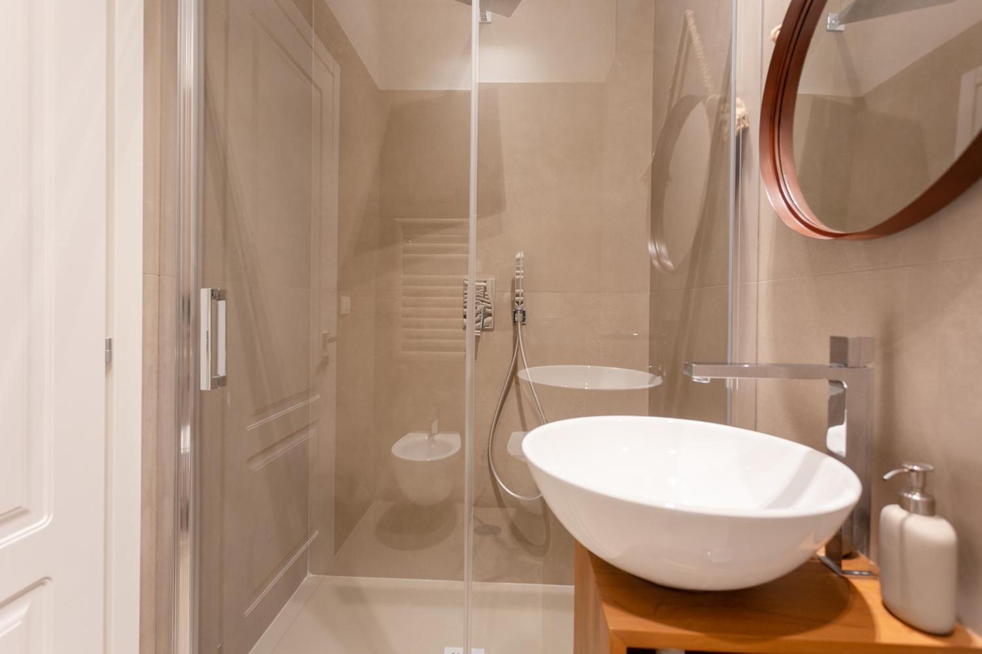 Elegance And Style In The Heart Of Apartment Rom