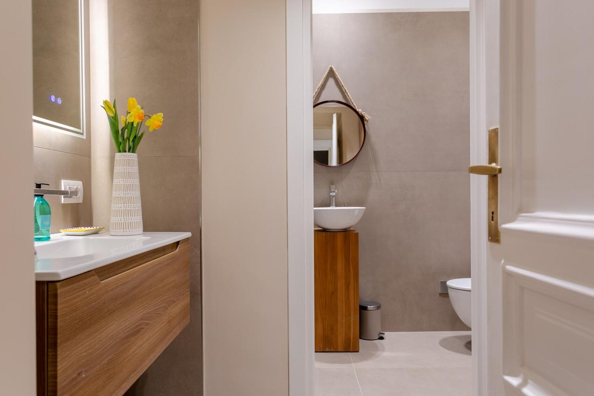 Elegance And Style In The Heart Of *
