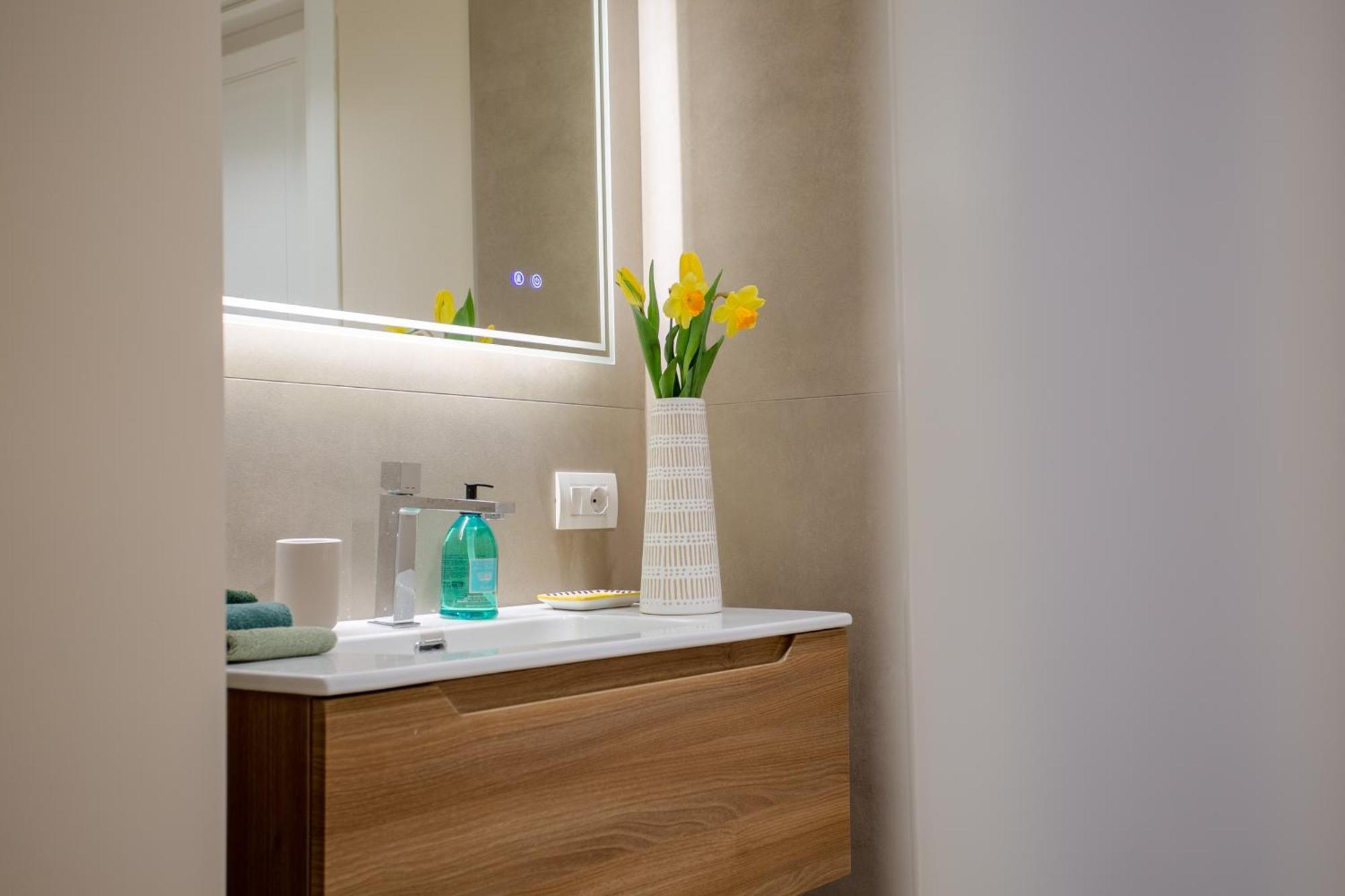 Apartment Elegance And Style In The Heart Of *
