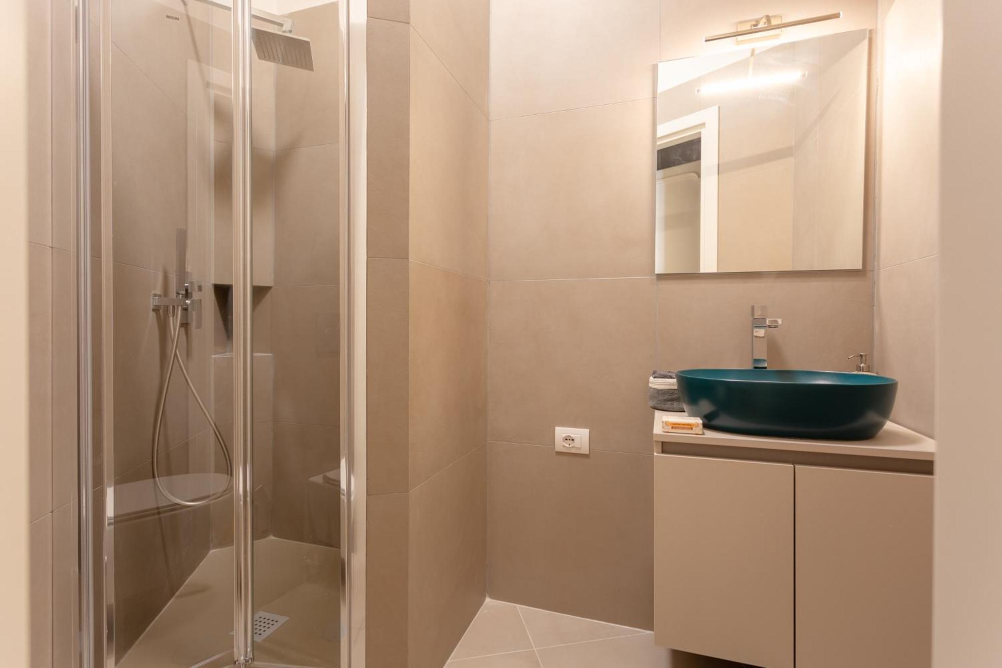 Elegance And Style In The Heart Of Apartment Rom