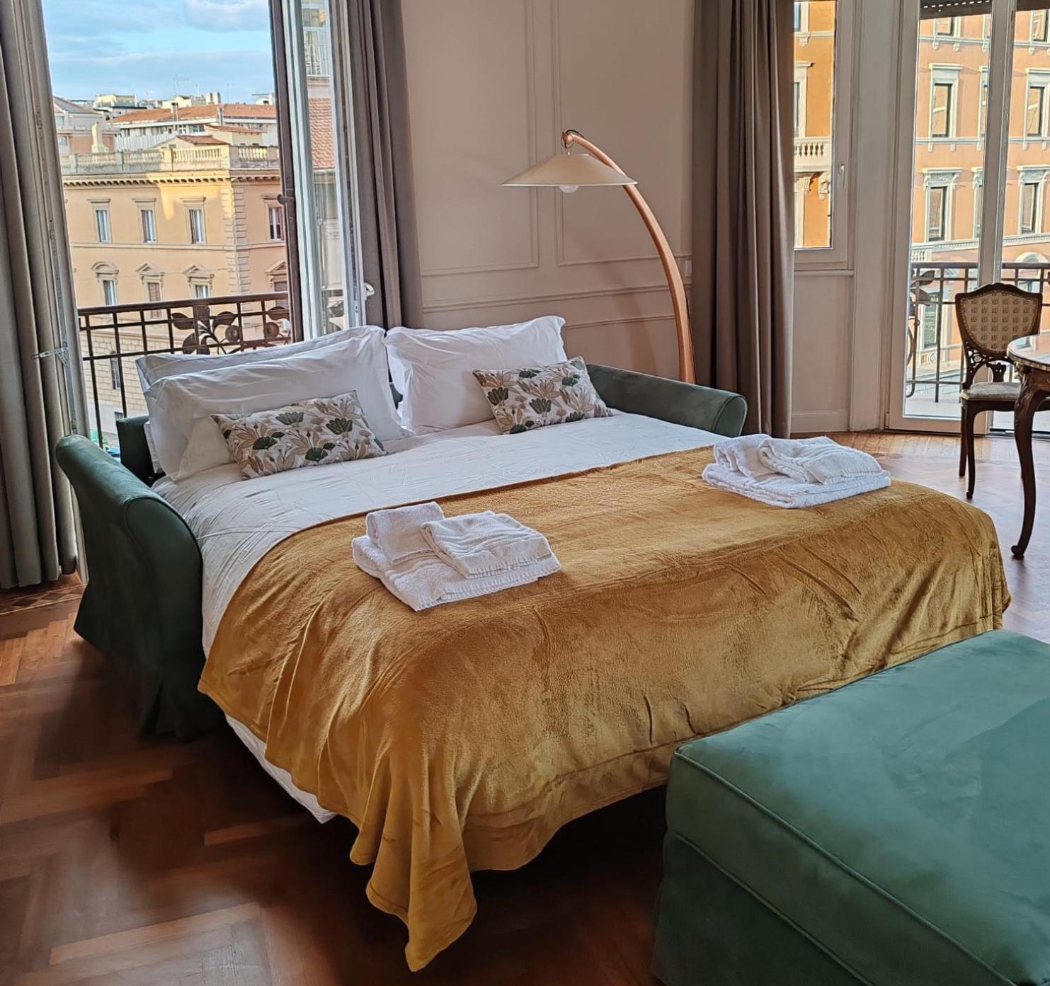 Elegance And Style In The Heart Of Apartment