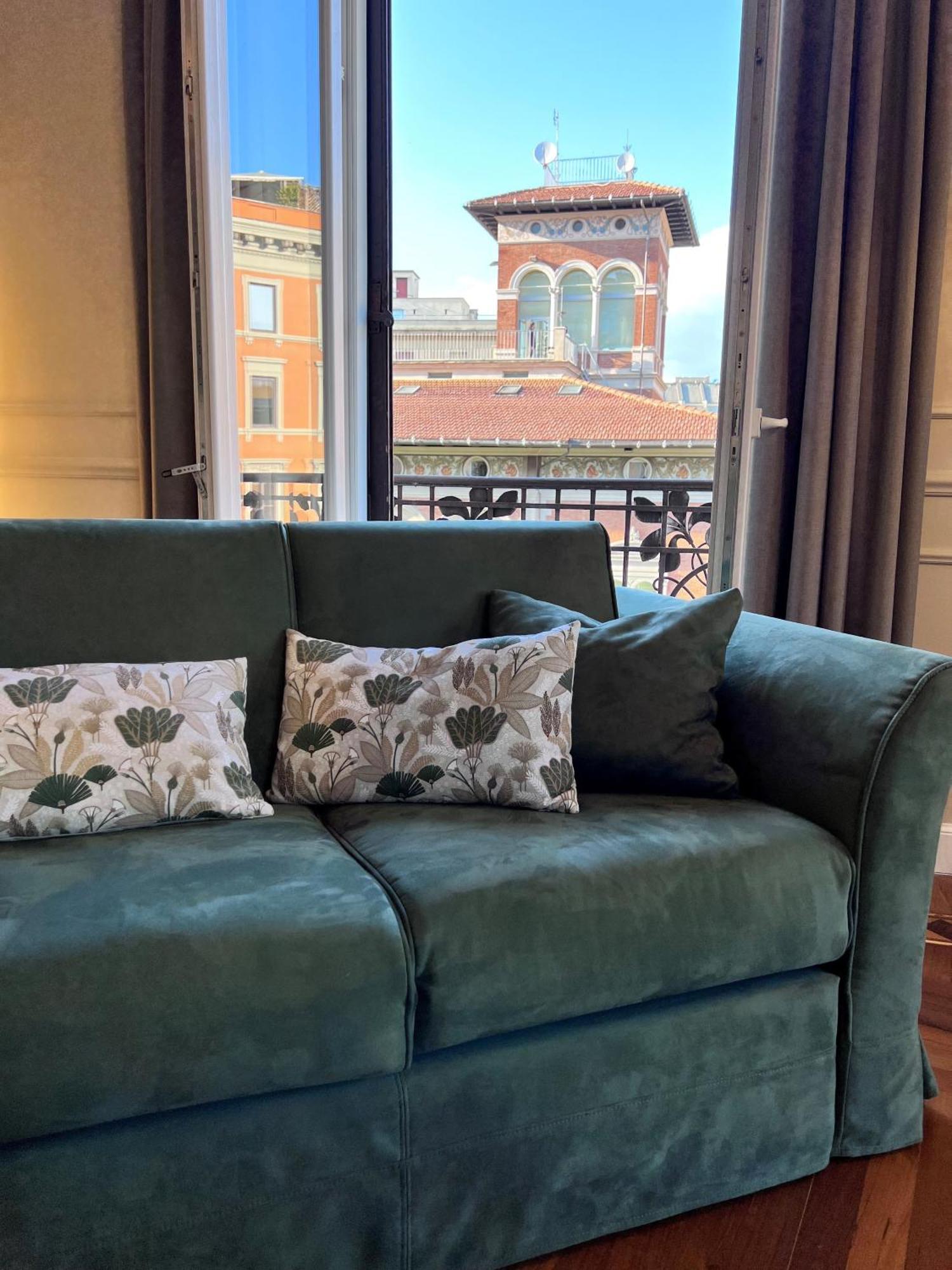 Apartment Elegance And Style In The Heart Of