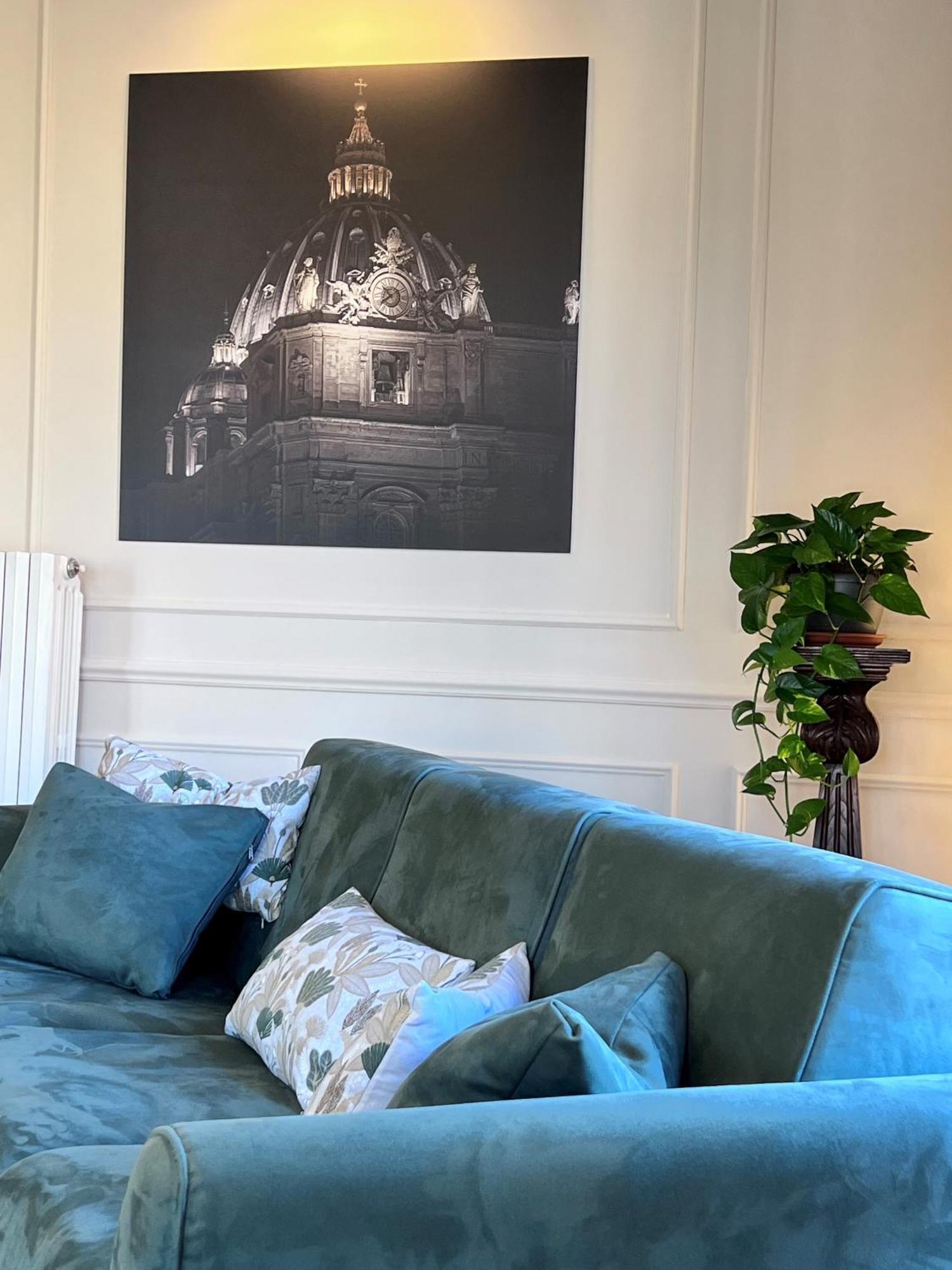 Elegance And Style In The Heart Of * Rom